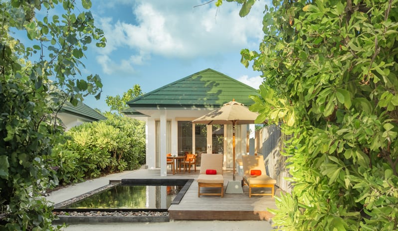 indian-ocean-holidays-maldives-siyam-world-maldives-sunset-pool-beach-villa