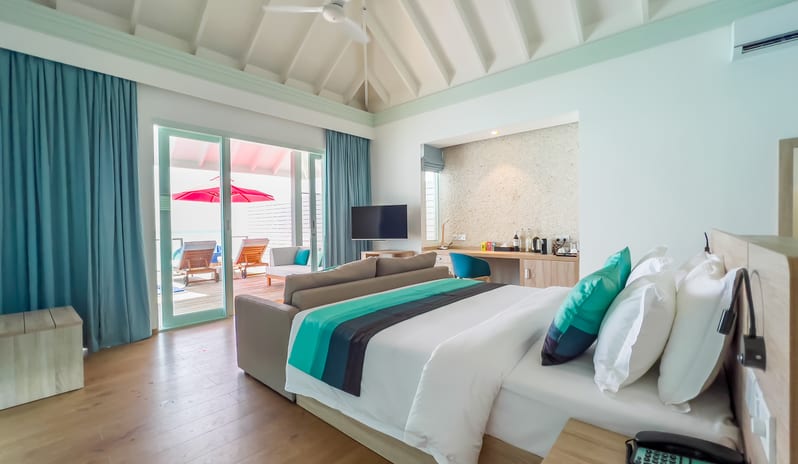 indian-ocean-holidays-maldives-siyam-world-maldives-water- villa-with-pool-and-slide