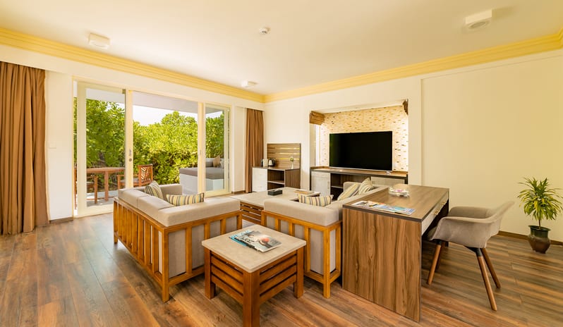 indian-ocean-holidays-maldives-siyam-world-maldives-two- storey-pool-beach-residence