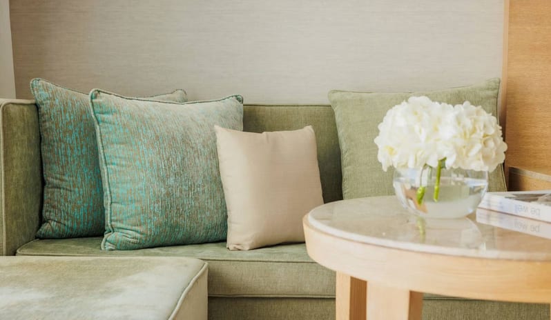 middle-east-holidays-oman-jumeirah-muscat-bay-resort-balcony-deluxe-room