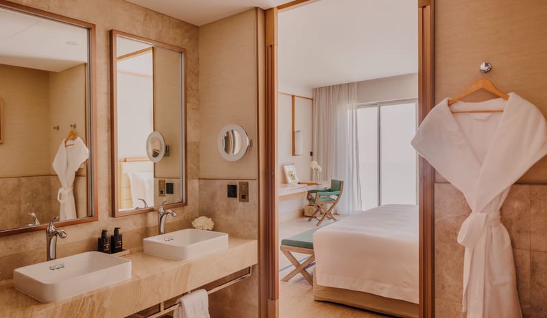 middle-east-holidays-oman-jumeirah-muscat-bay-resort-deluxe-room