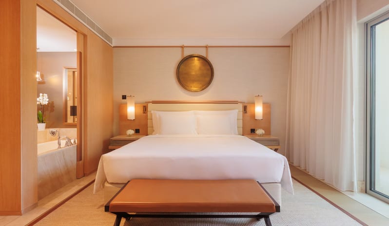 middle-east-holidays-oman-jumeirah-muscat-bay-one-bedroom-family-suite