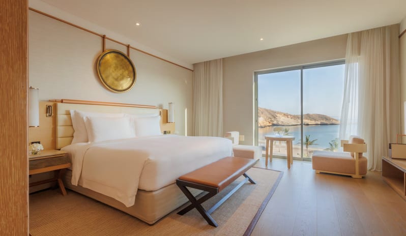 middle-east-holidays-oman-jumeirah-muscat-bay-one-bedroom-panoramic-suite