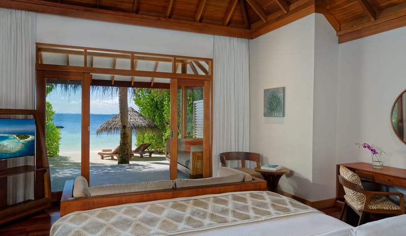 indian-ocean-holidays-maldives-baros-hotel-deluxe-villa