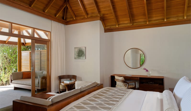 indian-ocean-holidays-maldives-baros-hotel-deluxe-villa