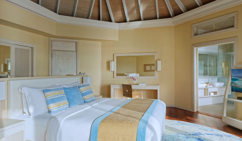 indian-ocean-holidays-maldives-baros-hotel-water-pool-villa