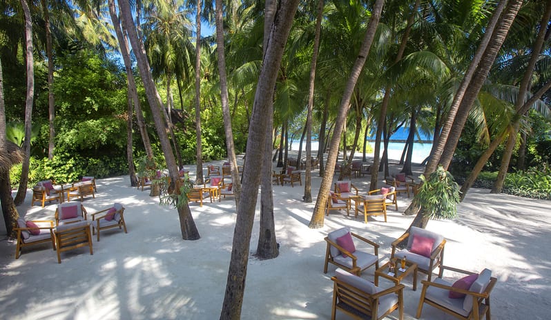 indian-ocean-holidays-maldives-baros-hotel-sails