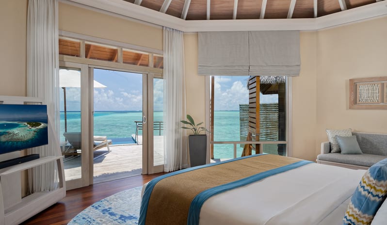 indian-ocean-holidays-maldives-baros-hotel-water-pool-villa