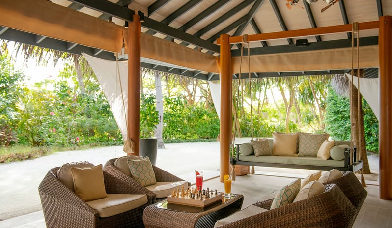 indian-ocean-holidays-maldives-baros-hotel-sails