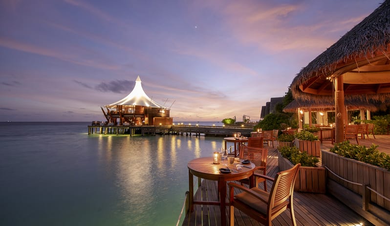 indian-ocean-holidays-maldives-baros-hotel-cayenne-grill