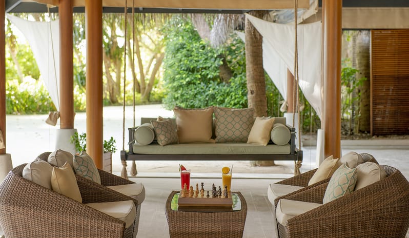 indian-ocean-holidays-maldives-baros-hotel-sails