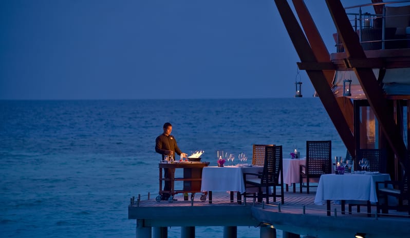 indian-ocean-holidays-maldives-baros-hotel-the-lighthouse-restaurant
