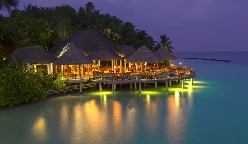 indian-ocean-holidays-maldives-baros-hotel-cayenne-grill