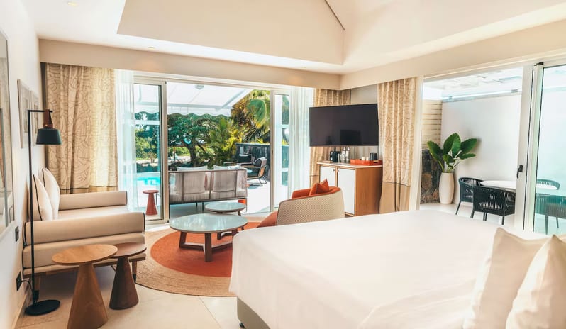 indian-ocean-holidays-mauritius-radisson-blu-azuri-resort-spa-hotel-beachfront- villa-with-pool