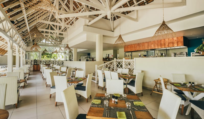 Indian-ocean-holidays-mauritius-radisson-blu-azuri-resort-spa-hotel-le-comptoir