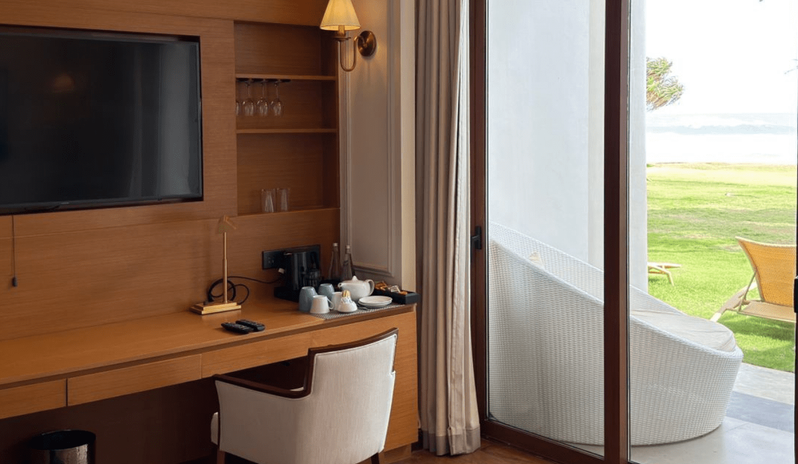 indian-ocean-holidays-sri-lanka-the-fortress-resort-spa-hotel-premium-beach-room