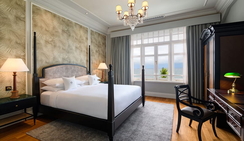 asia-holidays-malaysia-penang-eastern-oriental-hotel-straits-suite