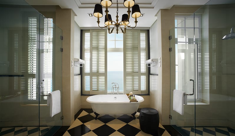 asia-holidays-malaysia-penang-eastern-oriental-hotel-corner-suite