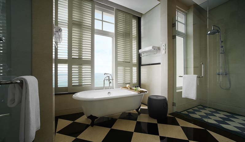 asia-holidays-malaysia-penang-eastern-oriental-hotel-corner-suite