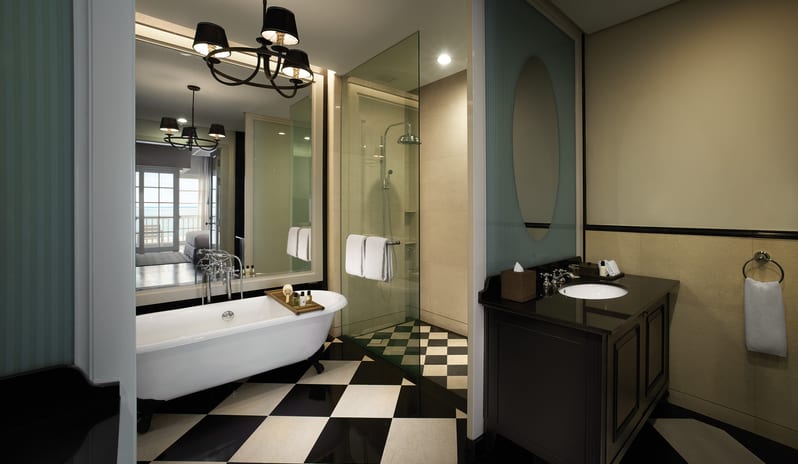 asia-holidays-malaysia-penang-eastern-oriental-hotel-studio-suite