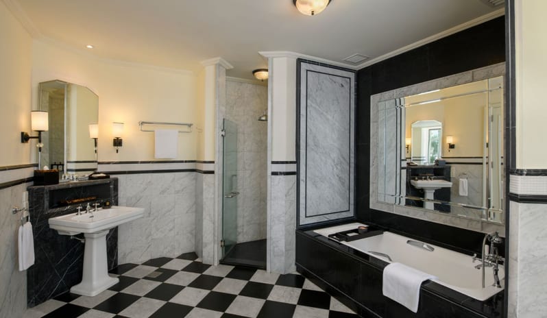 asia-holidays-malaysia-penang-eastern-oriental-hotel-george-town-suite