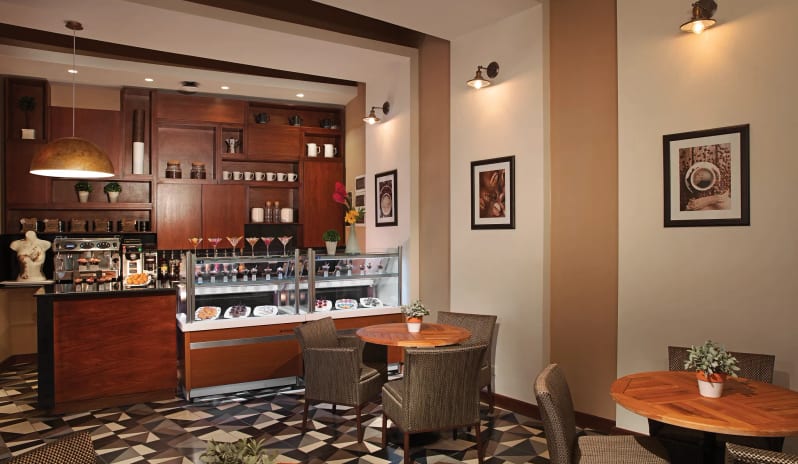 caribbean-holidays-dominican-republic-dreams-la-romana-resort-spa-coco-cafe
