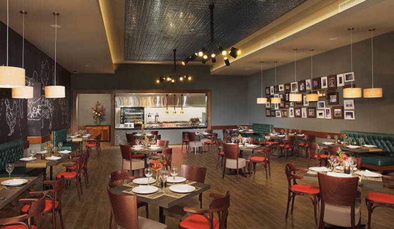 caribbean-holidays-dominican-republic-dreams-la-romana-resort-spa-seaside-grill