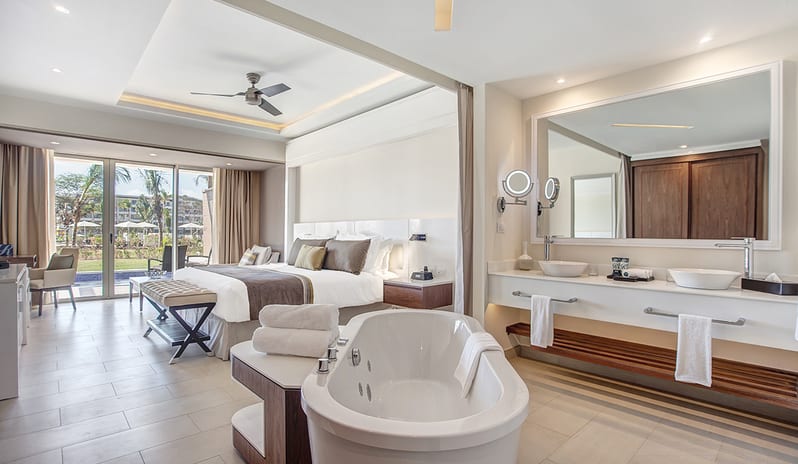 caribbean-holidays-st-lucia-hideaway-at-royalton-saint-lucia