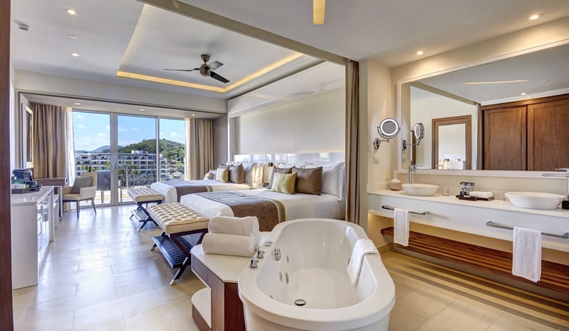 caribbean-holidays-st-lucia-hideaway-at-royalton-saint-lucia-junior-suite-swim-out