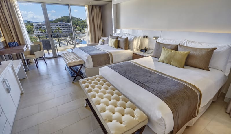 caribbean-holidays-st-lucia-hideaway-at-royalton-saint-lucia-junior-suite-swim-out
