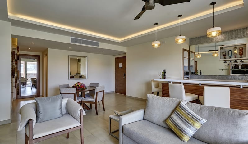 caribbean-holidays-st-lucia-hideaway-at-royalton-saint-lucia-luxury- penthouse-one-bedroom-suite-ocean-view-terrace-jacuzzi-dc