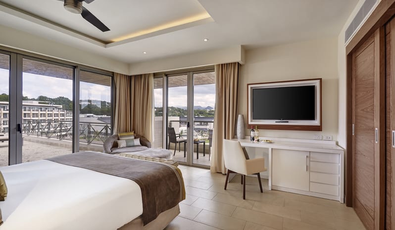 caribbean-holidays-st-lucia-hideaway-at-royalton-saint-lucia-luxury- penthouse-one-bedroom-suite-ocean-view-terrace-jacuzzi-dc
