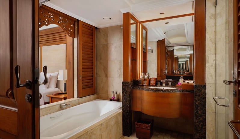 asia-holidays-indonesia-bali-nusa-dua-beach-hotel-spa-handwritten-collection-premier-room