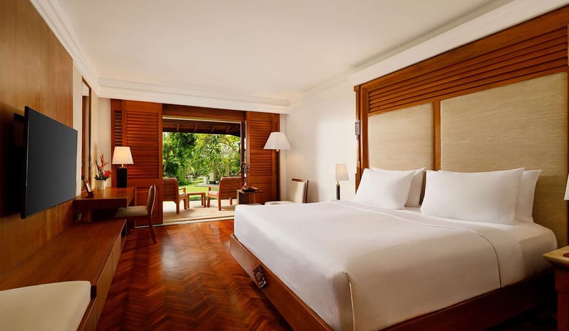 asia-holidays-indonesia-bali-nusa-dua-beach-hotel-spa-handwritten-collection-palace-club-room