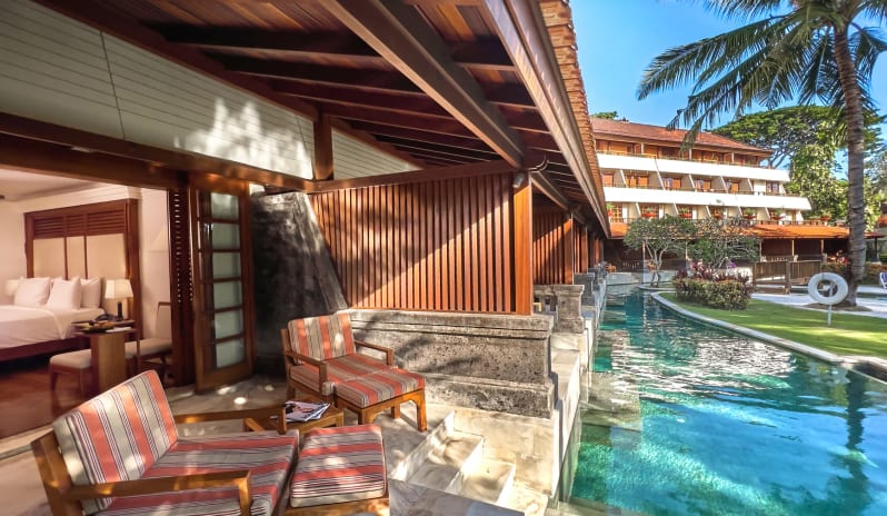 asia-holidays-indonesia-bali-nusa-dua-beach-hotel-spa-handwritten-collection-palace-club-lagoon-room