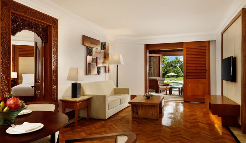 asia-holidays-indonesia-bali-nusa-dua-beach-hotel-spa-handwritten-collection-palace-club-lagoon-suite