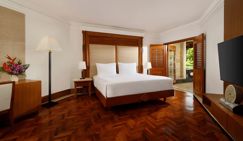 asia-holidays-indonesia-bali-nusa-dua-beach-hotel-spa-handwritten-collection-palace-club-suite