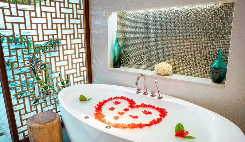 Lily Beach Resort & Spa - Rooms - Beach Residence with Pool bath