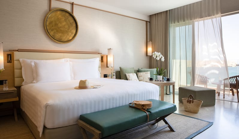 middle-east-holidays-oman-jumeirah-muscat-bay-ocean-balcony-club-room