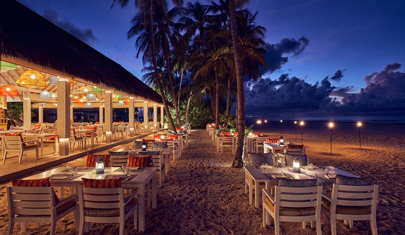 indian-ocean-holidays-maldives-seaside-finolhu-baa-atoll-maldives-beach-kitchen
