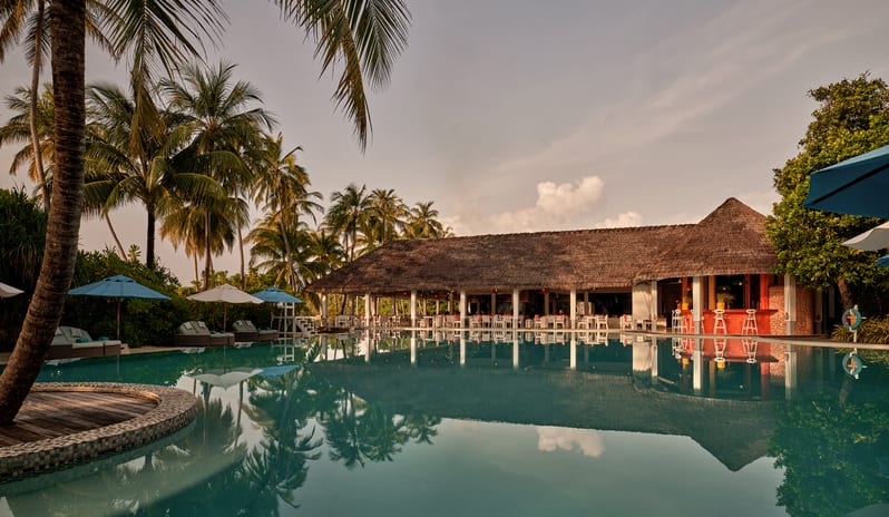 indian-ocean-holidays-maldives-seaside-finolhu-baa-atoll-maldives-beach-kitchen