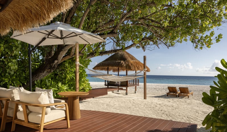 beachfront-sunset-pool-villa