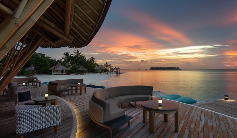 madi-hiyaa-lounge-area