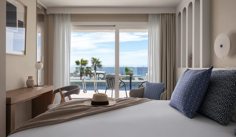 europe-holidays-spain-costa-del-sol-mett-marbella-estepona-sea-view-suite-with -shared-pool