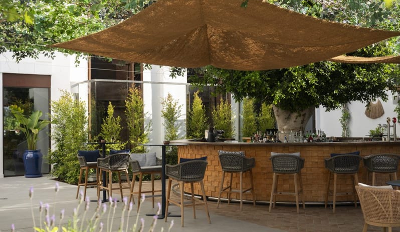 europe-holidays-spain-costa-del-sol-mett-marbella-estepona-el-bar-de-lola