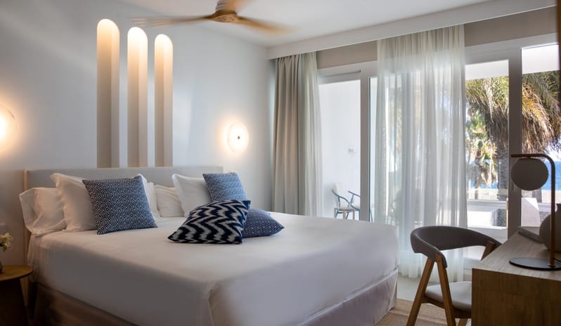 europe-holidays-spain-costa-del-sol-mett-marbella-estepona-sea-view-suite-with -shared-pool