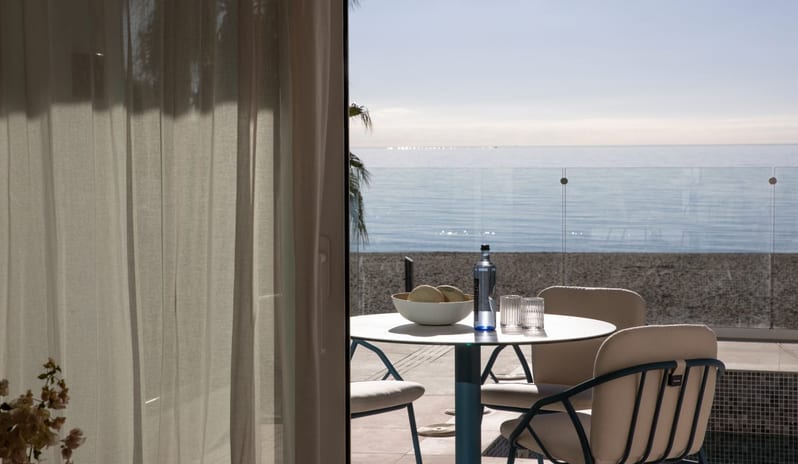 europe-holidays-spain-costa-del-sol-mett-marbella-estepona-sea-view-suite-with -shared-pool