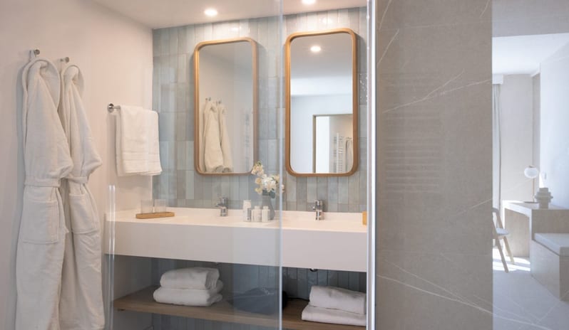 europe-holidays-spain-costa-del-sol-mett-marbella-estepona-seaview-suite