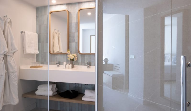 europe-holidays-spain-costa-del-sol-mett-marbella-estepona-seascape-suite-with-private-pool