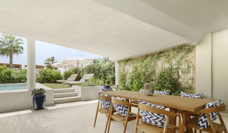 europe-holidays-spain-costa-del-sol-mett-marbella-estepona-beach-suite-with -private-garden-and-pool